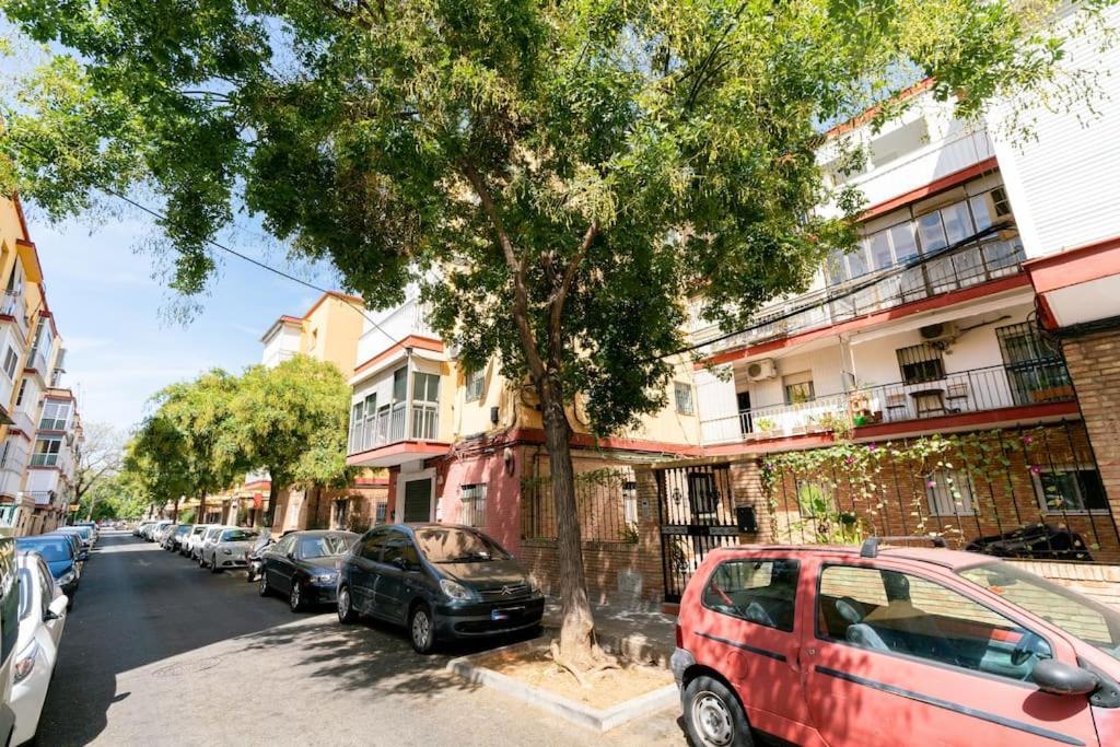 Apartamento Moderno En Triana 2 Dormitorios Y Aire Acondicionado Sevilla Eksteriør billede