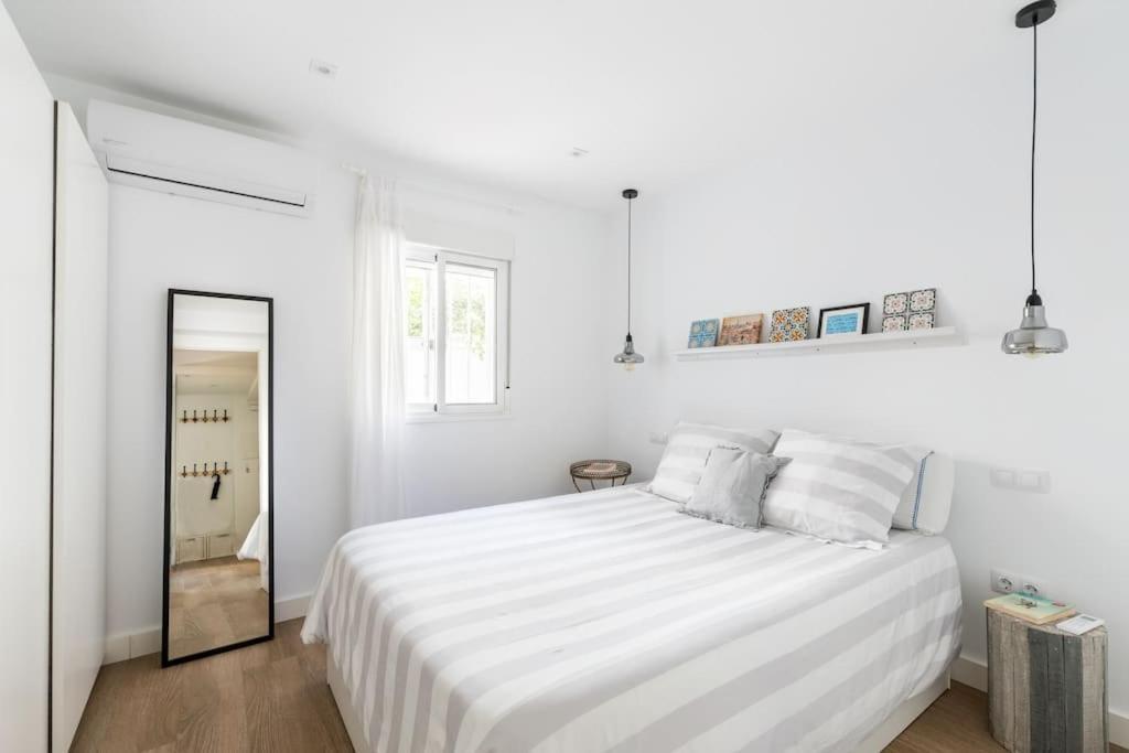Apartamento Moderno En Triana 2 Dormitorios Y Aire Acondicionado Sevilla Eksteriør billede