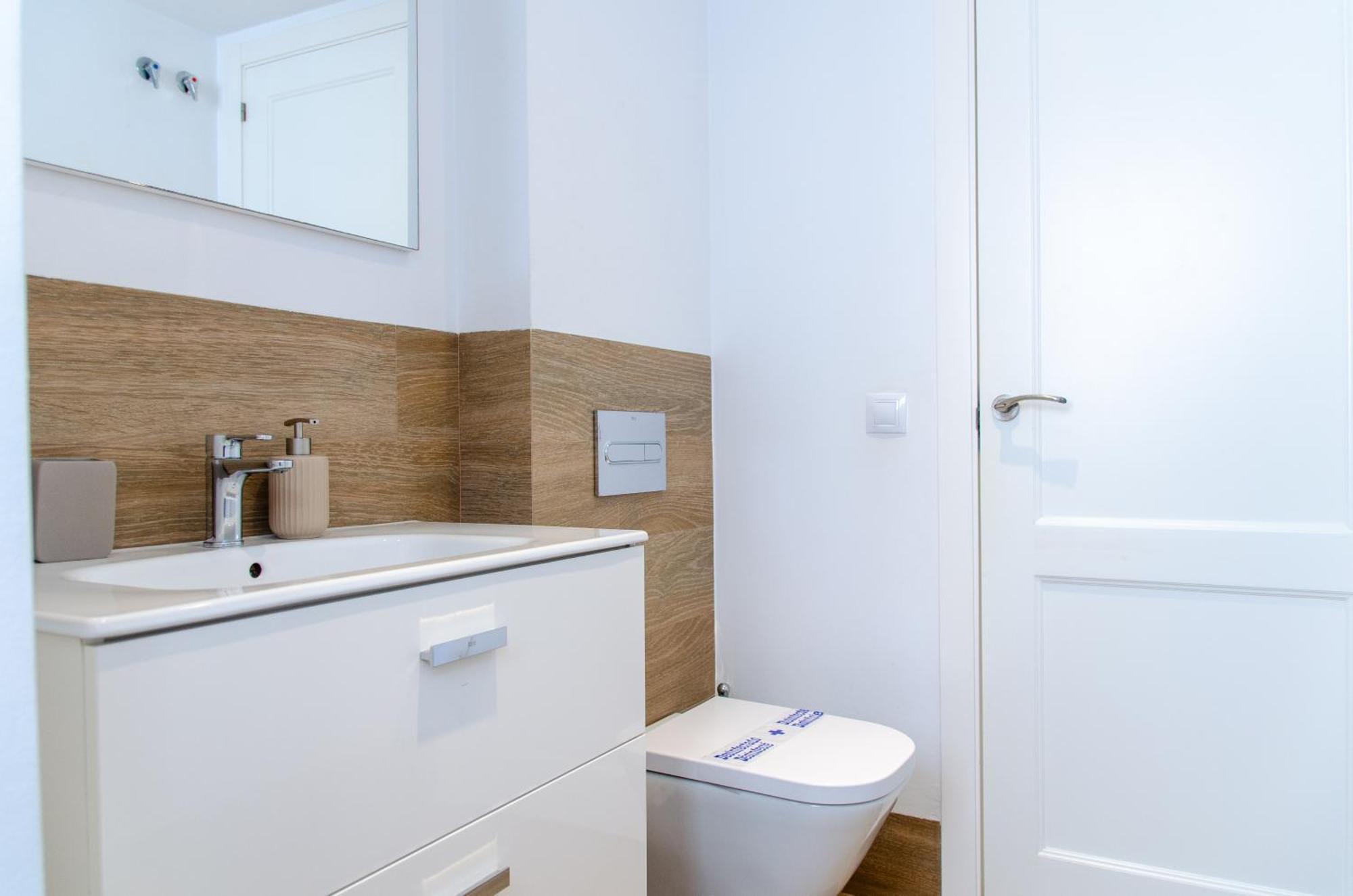 Apartamento Moderno En Triana 2 Dormitorios Y Aire Acondicionado Sevilla Eksteriør billede