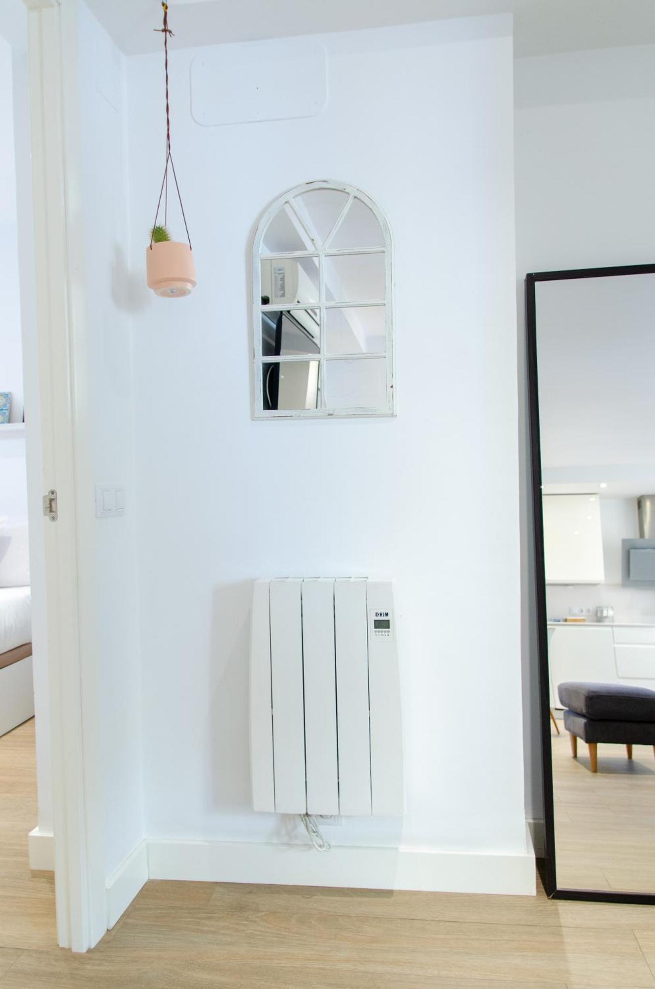 Apartamento Moderno En Triana 2 Dormitorios Y Aire Acondicionado Sevilla Eksteriør billede