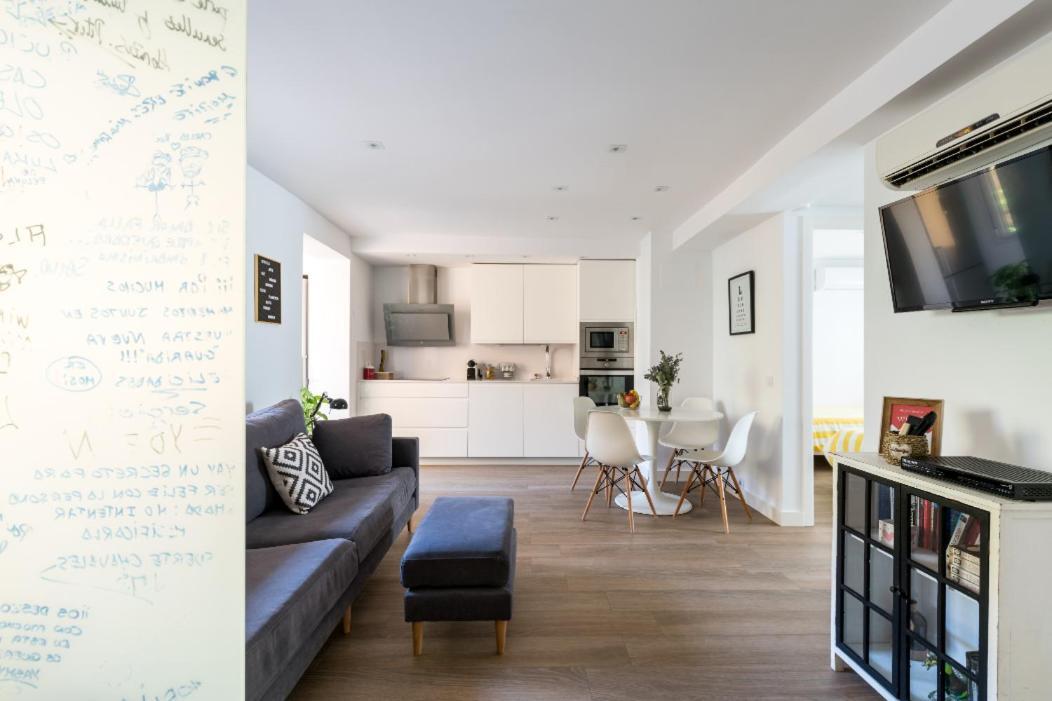Apartamento Moderno En Triana 2 Dormitorios Y Aire Acondicionado Sevilla Eksteriør billede